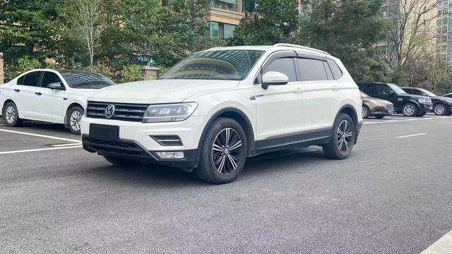 Volkswagen Tiguan L Модель 2020 года 330TSI автоматическое 2WD Fashion edition National V – фото 1