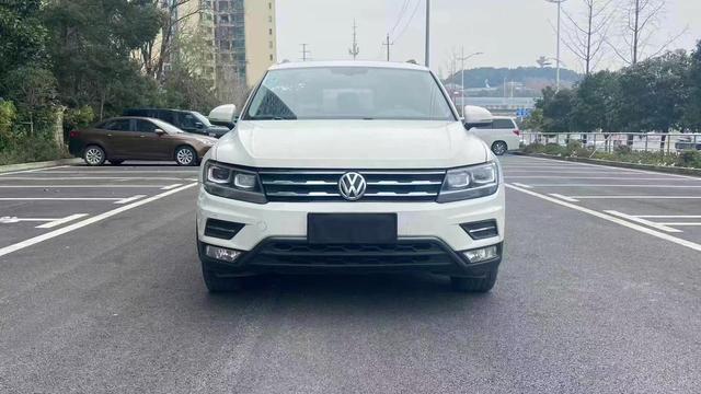 Volkswagen Tiguan L Модель 2020 года 330TSI автоматическое 2WD Fashion edition National V – фото 2