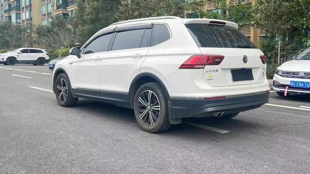 Volkswagen Tiguan L Модель 2020 года 330TSI автоматическое 2WD Fashion edition National V – фото 4