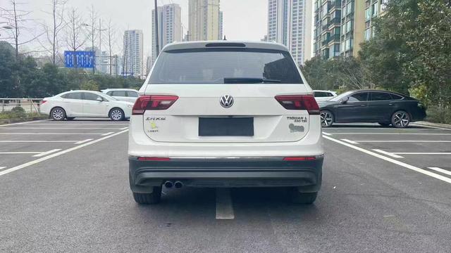 Volkswagen Tiguan L Модель 2020 года 330TSI автоматическое 2WD Fashion edition National V – фото 5
