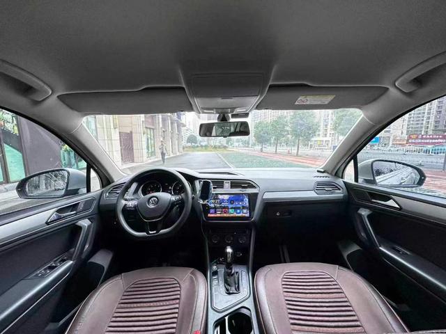 Volkswagen Tiguan L Модель 2020 года 330TSI автоматическое 2WD Fashion edition National V – фото 7