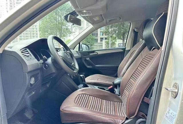 Volkswagen Tiguan L Модель 2020 года 330TSI автоматическое 2WD Fashion edition National V – фото 9