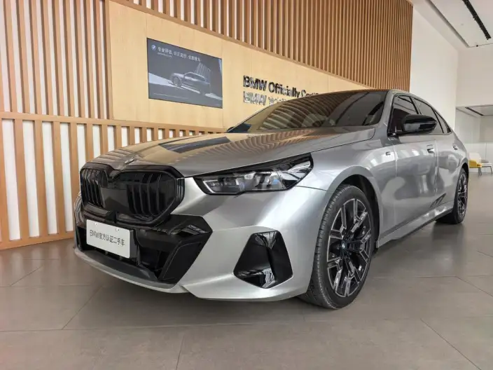 BMW 5 Series 2024 Model 530Li Exclusive Model M Sports Set – фото 1
