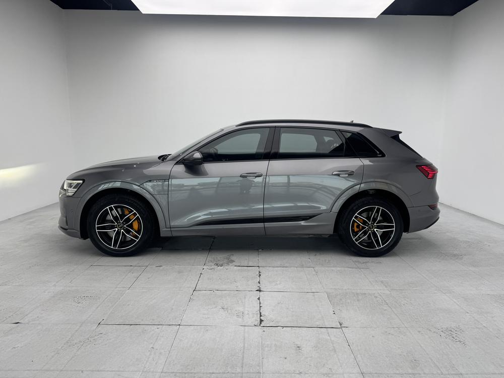 AUDI e-tron Imported Модель 2019 года 55 quattro Fashion – фото 4