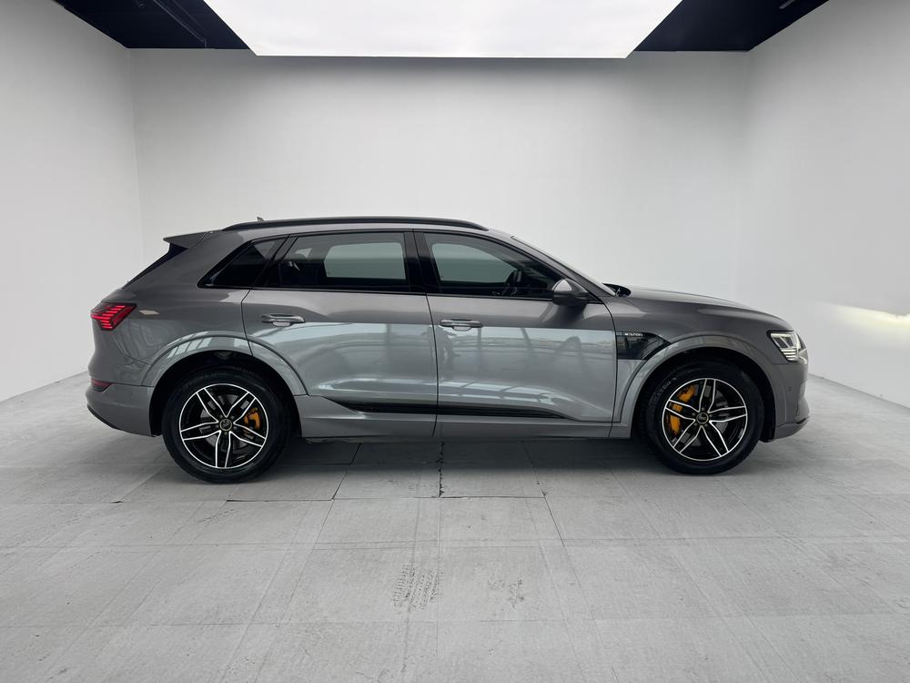 AUDI e-tron Imported Модель 2019 года 55 quattro Fashion – фото 8