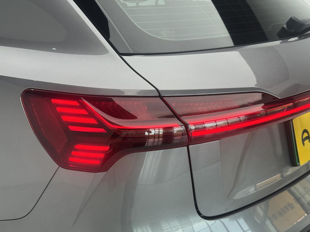 AUDI e-tron Imported Модель 2019 года 55 quattro Fashion – фото 13