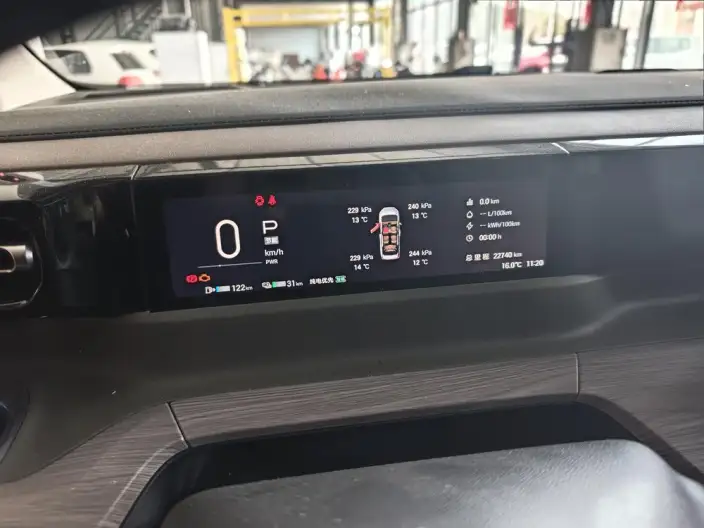 GAC Trumpchi E8 PHEV 2024 Model 2.0ATK 150km MAX+ – фото 6