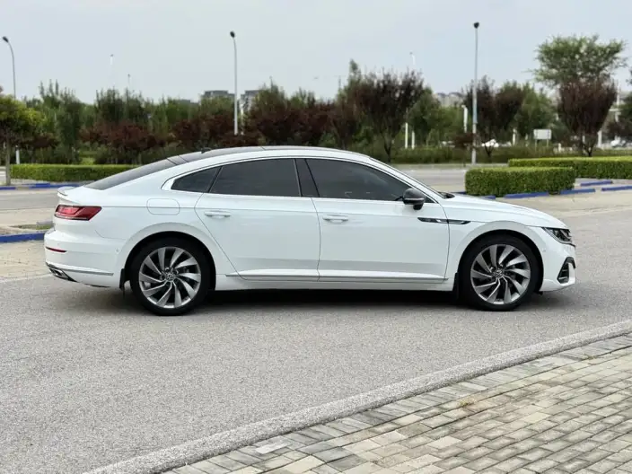 Volkswagen CC 2023 Model 380TSI Eye-catching version – фото 8