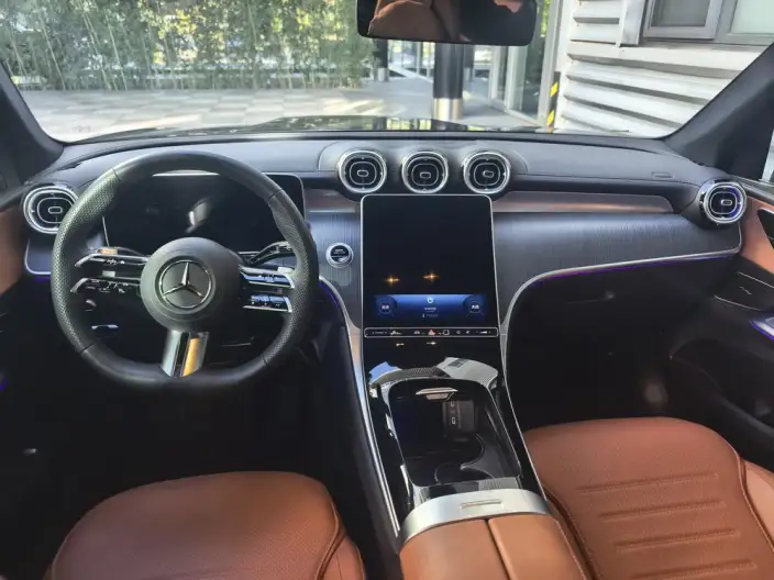 Mercedes-Benz GLC 2025 Model GLC 260 L 4MATIC Luxury Model 5 seat – фото 10