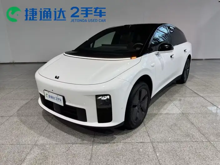 Li Auto i6 2025 Model 2WD Standard Edition