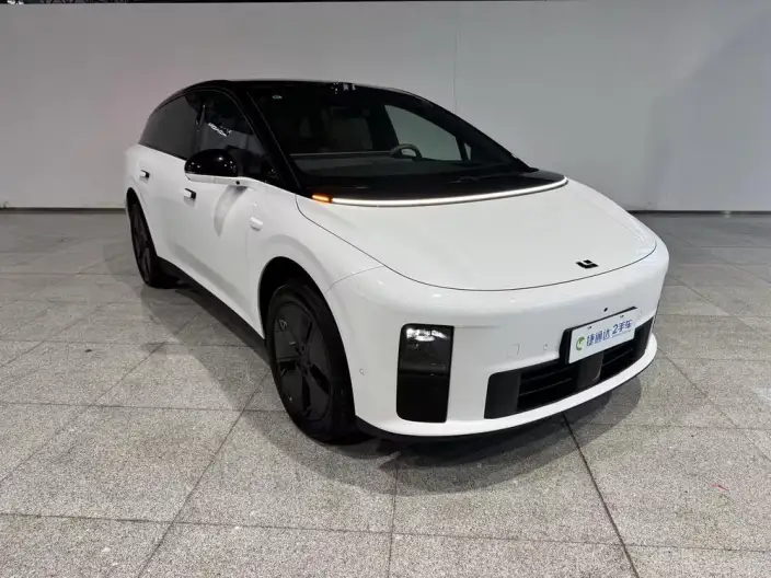 Li Auto i6 2025 Model 2WD Standard Edition