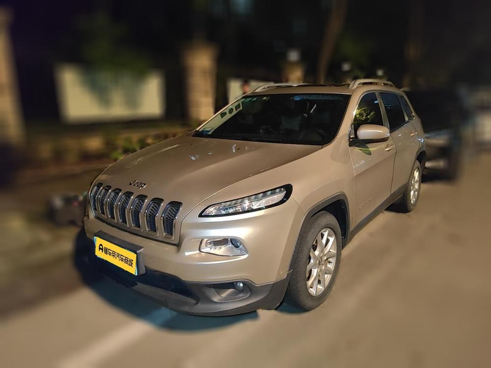 Jeep Cherokee 2016 модификация 2.0L Luxgen превосходить Edition – фото 1