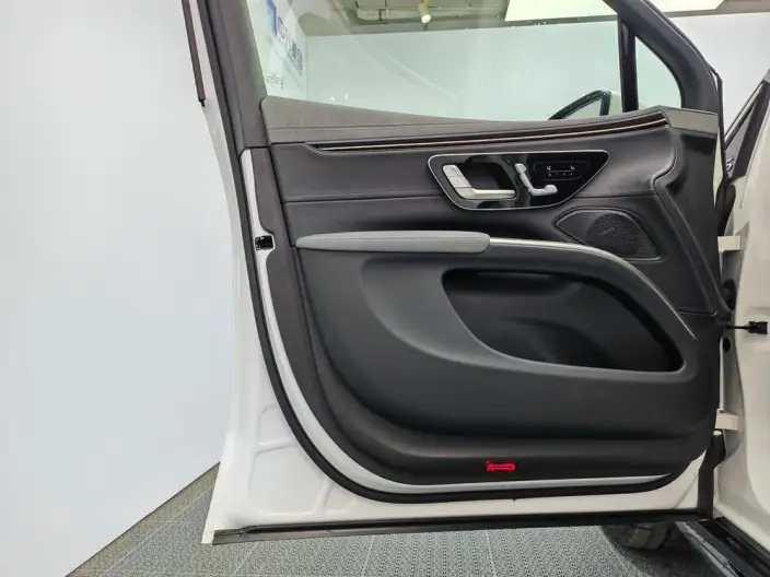 Mercedes-Benz EQS SUV 2023 Model EQS 450 4MATIC Pioneer Edition – фото 9