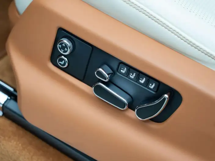 Bentayga 2023 Model 4.0T V8 Long wheelbase Yadu Edition – фото 5