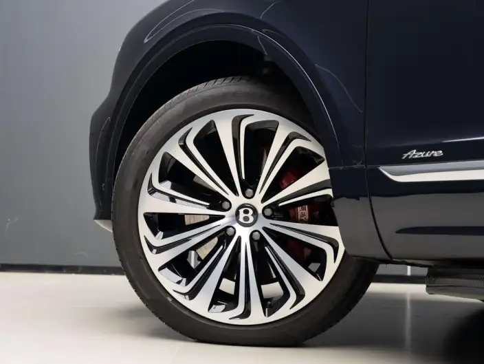 Bentayga 2023 Model 4.0T V8 Long wheelbase Yadu Edition – фото 6
