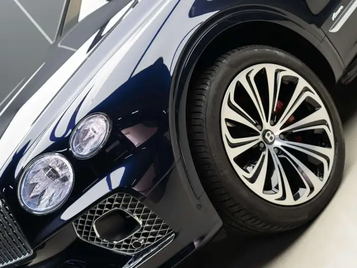 Bentayga 2023 Model 4.0T V8 Long wheelbase Yadu Edition – фото 8