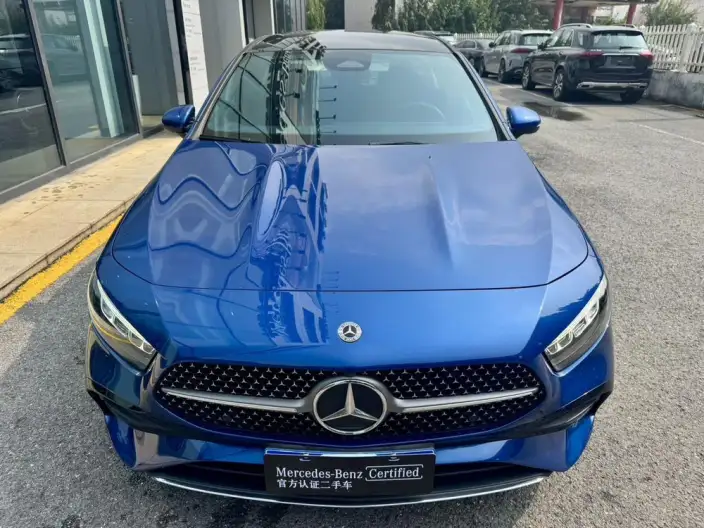 Mercedes-Benz A-class 2023 Model A 200 L Sports sedan Fashion Edition – фото 2