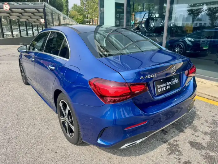 Mercedes-Benz A-class 2023 Model A 200 L Sports sedan Fashion Edition – фото 3