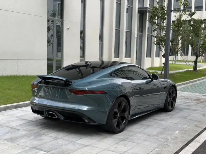 Jaguar F-TYPE 2024 Model P300 75th Anniversary Collector Edition Hardtop Edition – фото 6