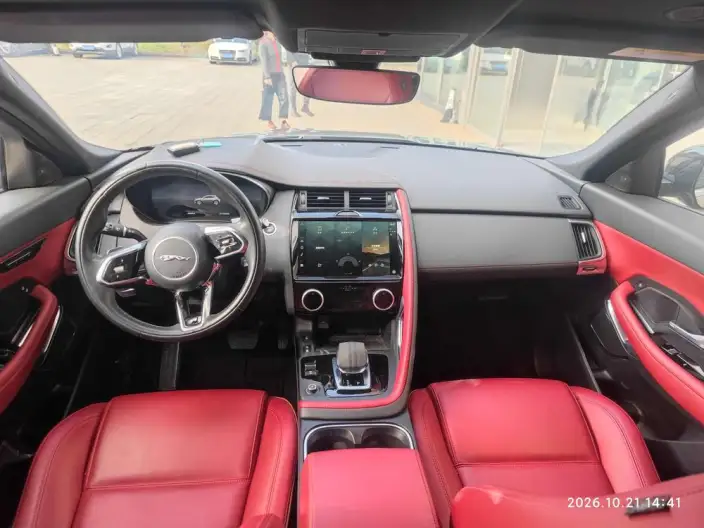 Jaguar E-PACE 2024 Model Youth Sports Edition R-DYNAMIC – фото 9