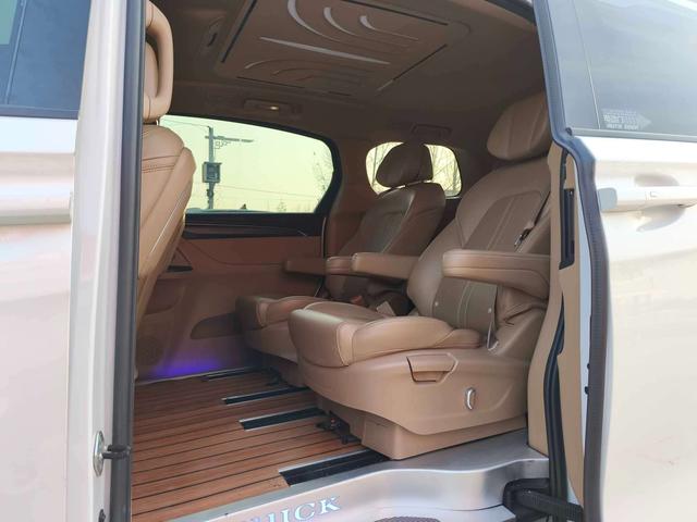 Buick GL8 2020 ES Land Premium 653T Premium – фото 6