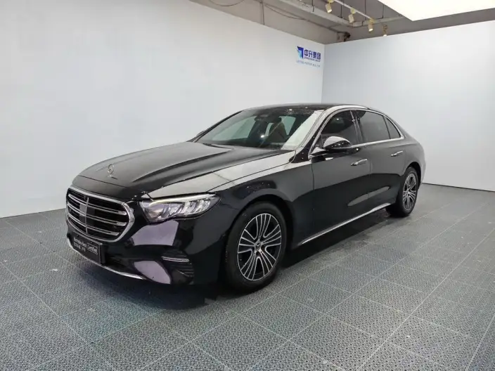 Mercedes-Benz E-Class 2025 Model E 260 L sedan – фото 1