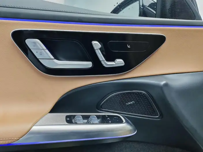 Mercedes-Benz E-Class 2025 Model E 260 L sedan – фото 10