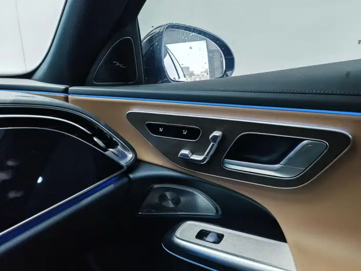 Mercedes-Benz E-Class 2024 Model E 300 L Luxury Model sedan – фото 8