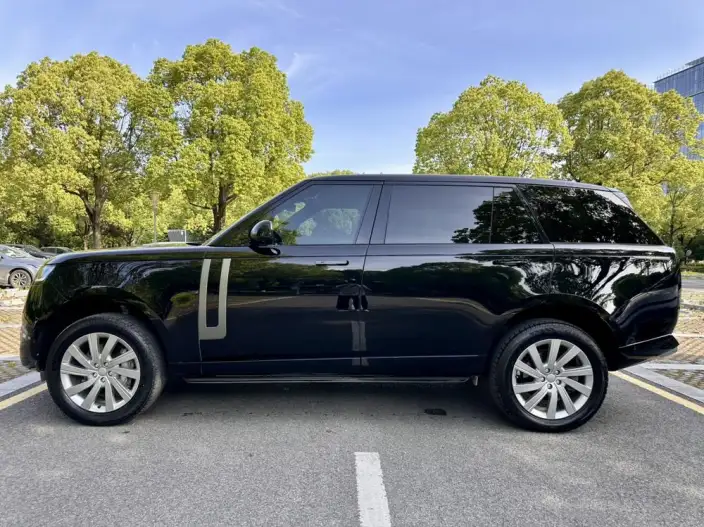 Range Rover 2023 Model 3.0 L6 400PS Shengshi VII seat Extended Edition