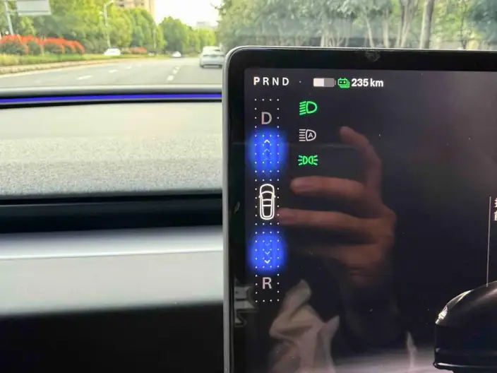 Model 3 2025 Model Facelift Rear-wheel drive version – фото 7