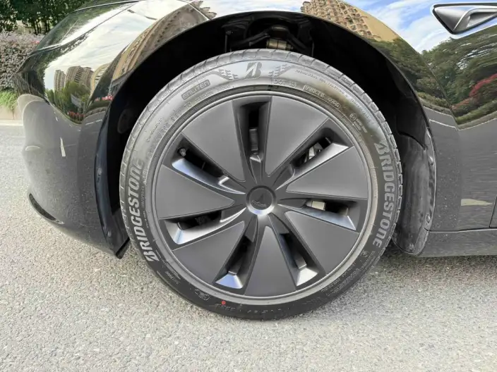 Model 3 2025 Model Facelift Rear-wheel drive version – фото 8