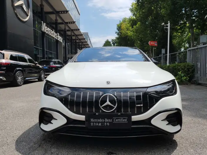 Mercedes-Benz EQE AMG 2024 Model EQE 53 4MATIC+ – фото 2