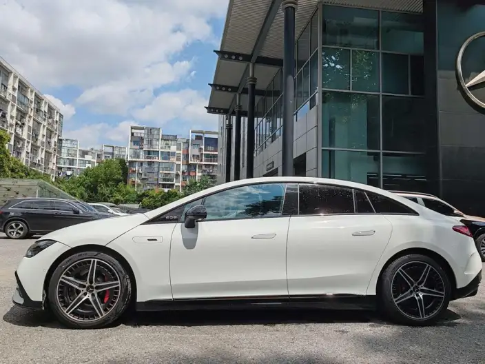 Mercedes-Benz EQE AMG 2024 Model EQE 53 4MATIC+ – фото 4