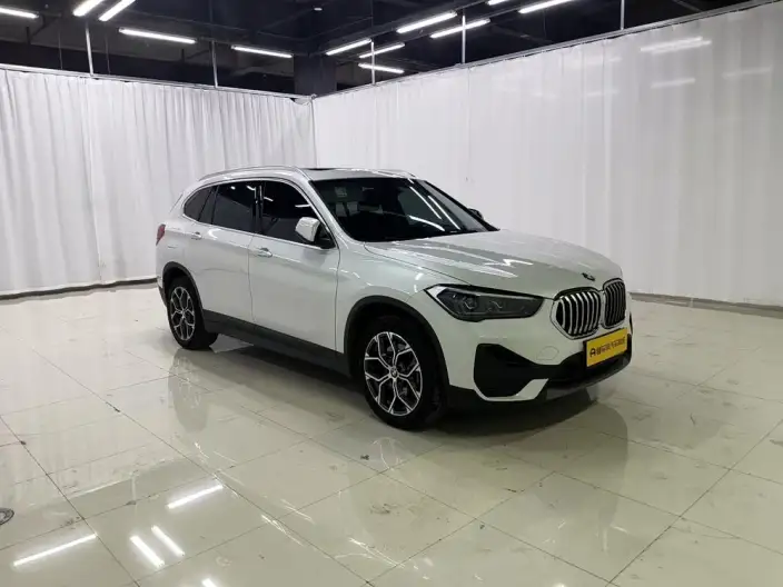 BMW X1 2022 Model sDrive25Li Leading Model – фото 3