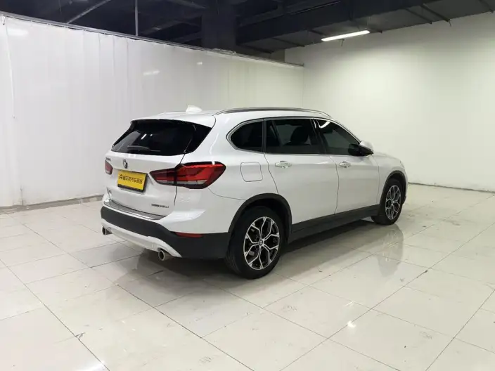 BMW X1 2022 Model sDrive25Li Leading Model – фото 7