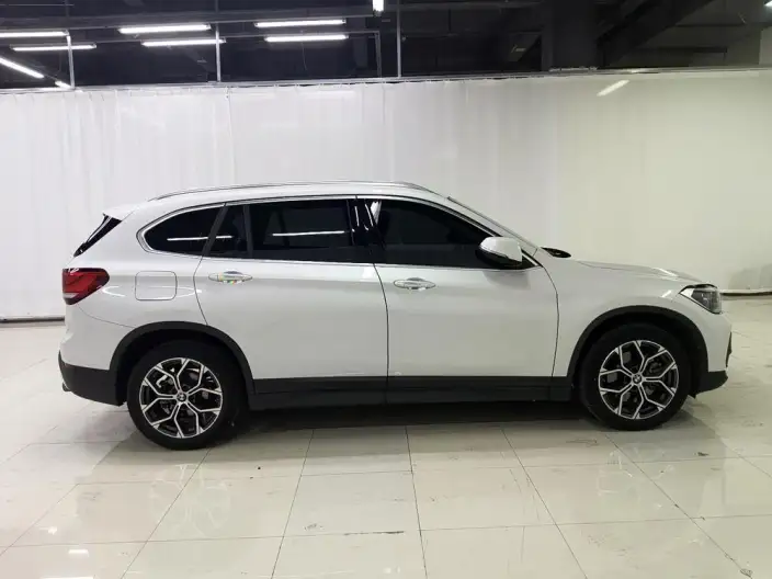 BMW X1 2022 Model sDrive25Li Leading Model – фото 8