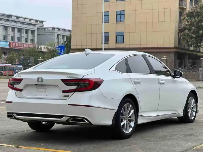 Honda Accord 2022 Model 260TURBO Deluxe Edition – фото 7