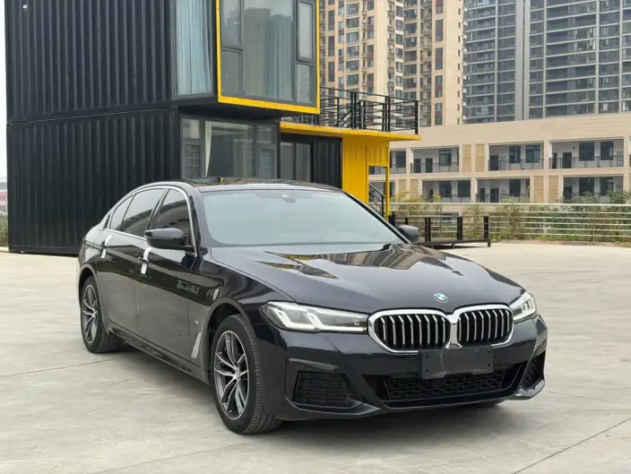 BMW 5 Series 2022 Model Facelift II 525Li M Sports Set – фото 3
