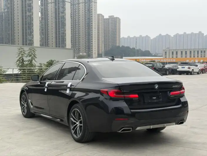 BMW 5 Series 2022 Model Facelift II 525Li M Sports Set – фото 4