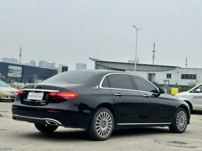 Mercedes-Benz E-Class 2023 Model E 300 L Luxury Model sedan – фото 6