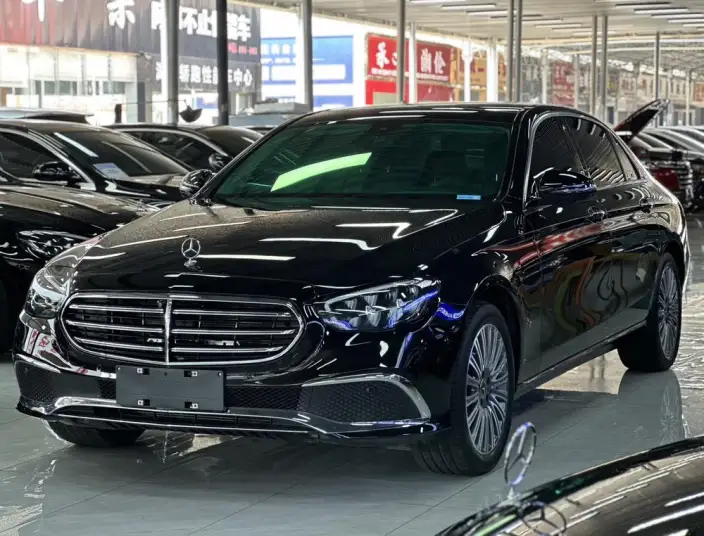 Mercedes-Benz E-Class 2023 Model E 300 L Luxury Model sedan – фото 1