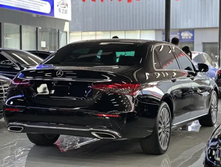 Mercedes-Benz E-Class 2023 Model E 300 L Luxury Model sedan – фото 6