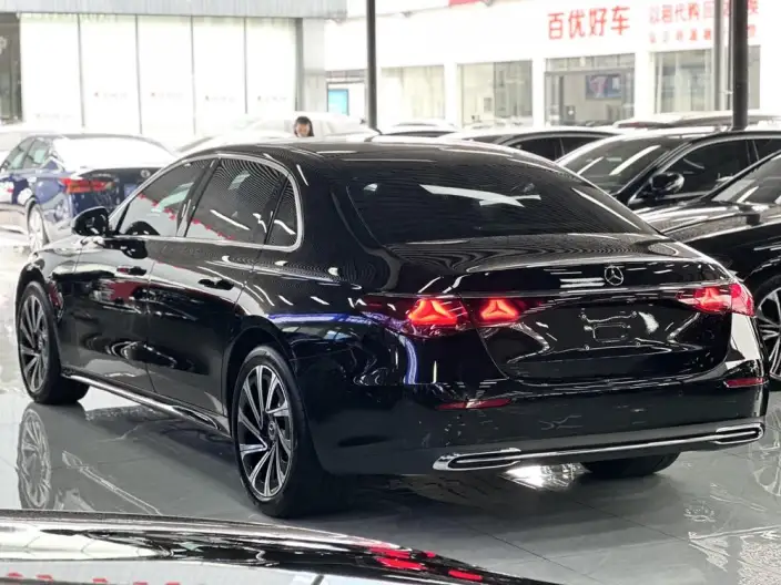 Mercedes-Benz E-Class 2024 Model E 300 L Luxury Model sedan – фото 4
