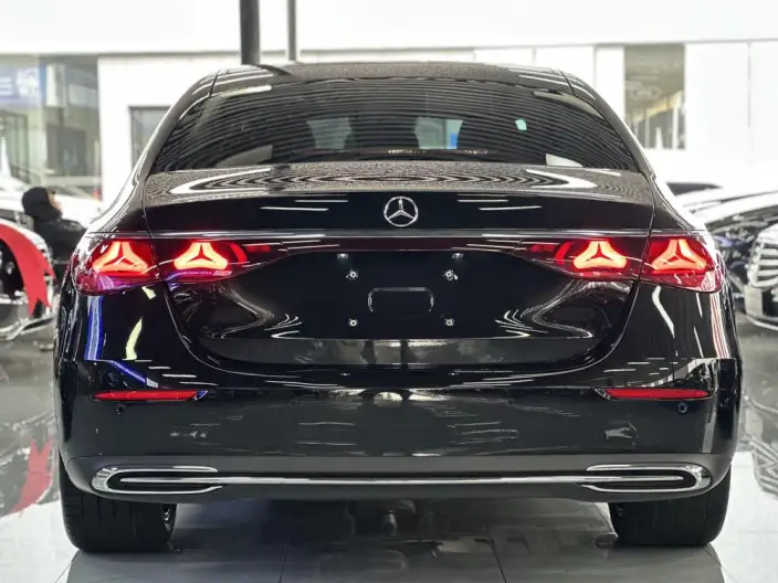 Mercedes-Benz E-Class 2024 Model E 300 L Luxury Model sedan – фото 5