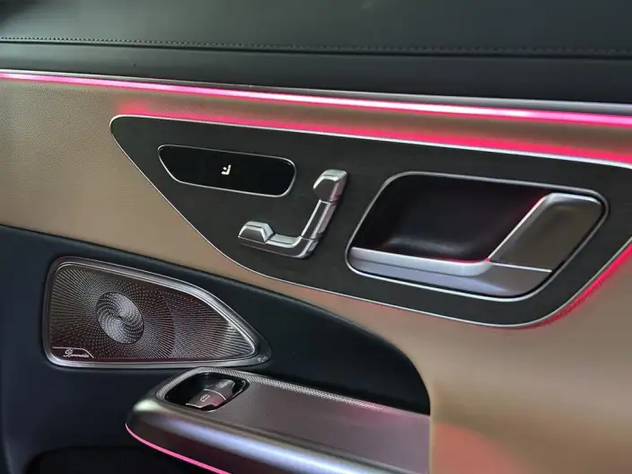 Mercedes-Benz E-Class 2024 Model E 300 L Luxury Model sedan – фото 10