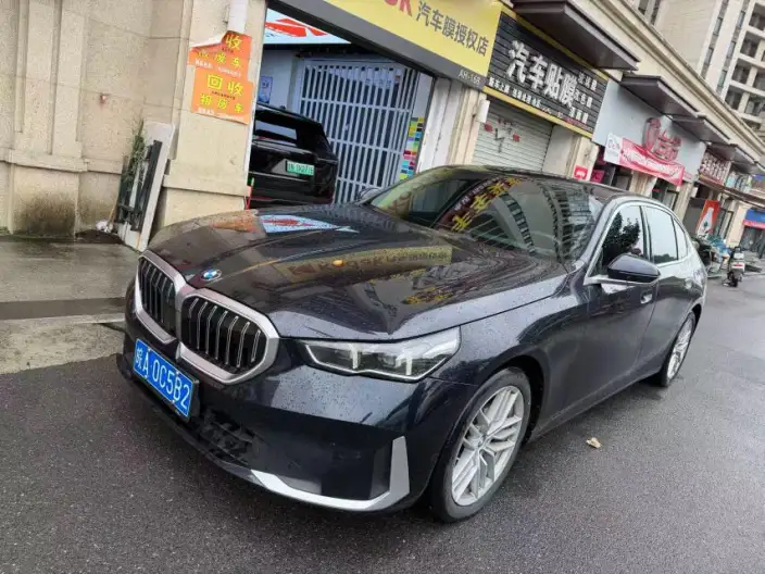 BMW 5 Series 2024 Model 525Li Luxury Set – фото 1