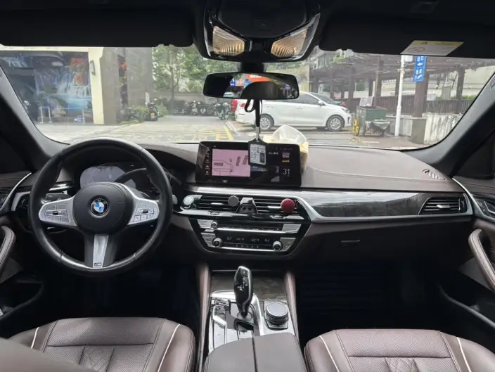 BMW 5 Series 2022 Model 525Li M Sports Set – фото 5