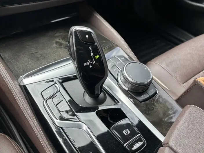 BMW 5 Series 2022 Model 525Li M Sports Set – фото 6