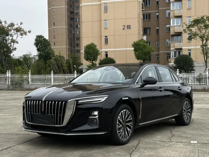 Hongqi H5 2025 Model 2.0T Automatic Flag Enjoy Edition