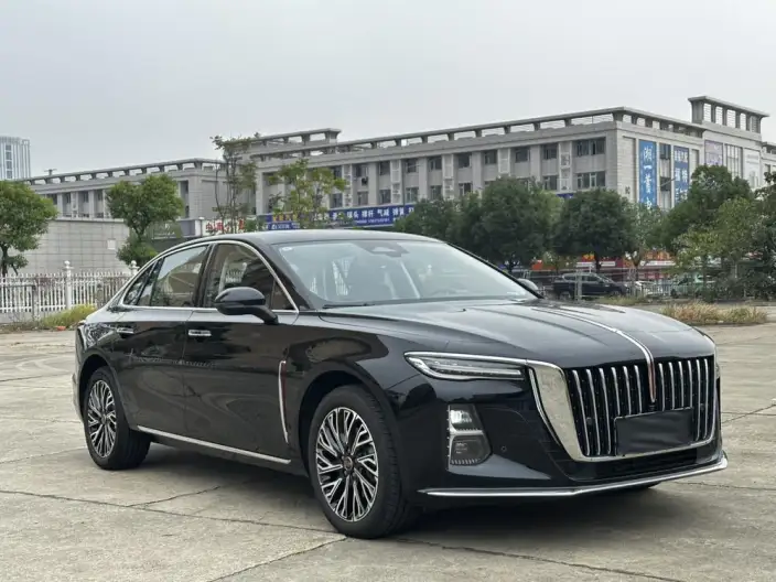 Hongqi H5 2025 Model 2.0T Automatic Flag Enjoy Edition